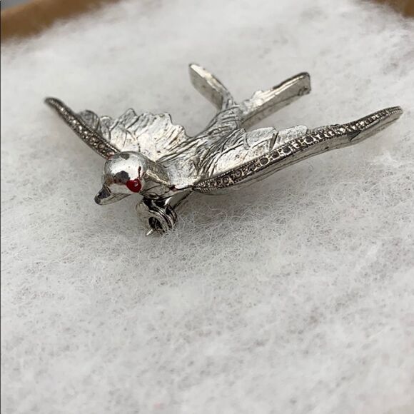 Vintage silver tone bird pin / brooch - Picture 4 of 8